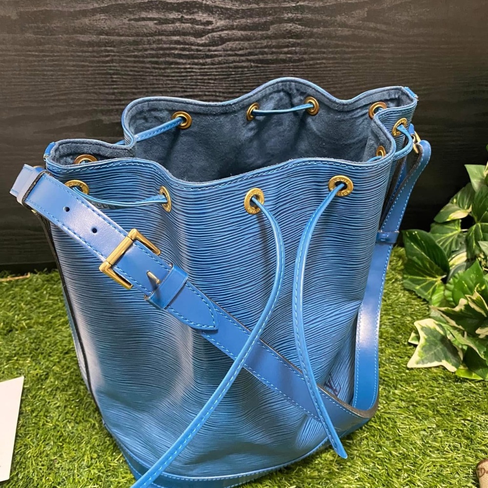 Authentic LV epic leather Bucket bag